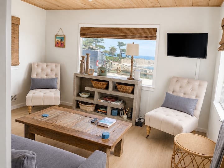 Ocean Front Cottage At Lover's Point 30+ Day Stays - Monterey, CA