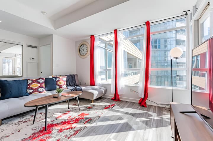 The Cozy 2 Br Retreat | Free Parking | City View - 토론토