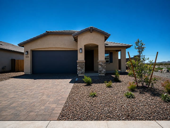 Quiet Estrella Home - Goodyear, AZ