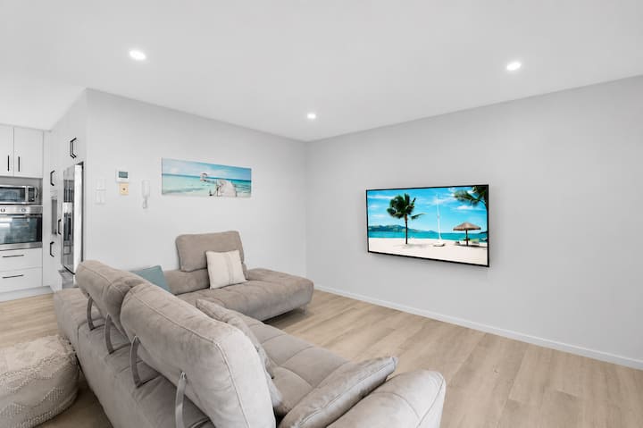 Family Beach Retreat - Pool, Spa & Sauna - Hervey Bay