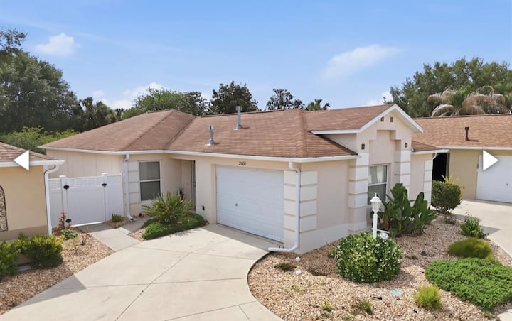 Prime Location W/golf Cart Or Walk To Many Areas - The Villages, FL