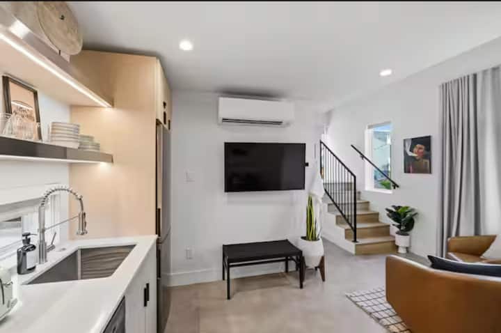 Courtyard View King Casita | Tiny Home In Ftw - Fort Worth, TX