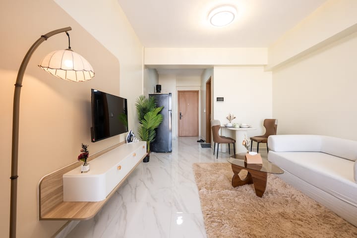 Royal Platinum Studio | City View & Gym Pool - Phnom Penh