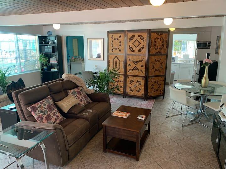 Cali Live Guesthouse - Normandie