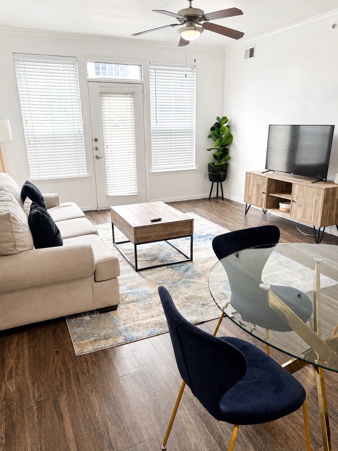 Downtown 1br/1ba unit free parking