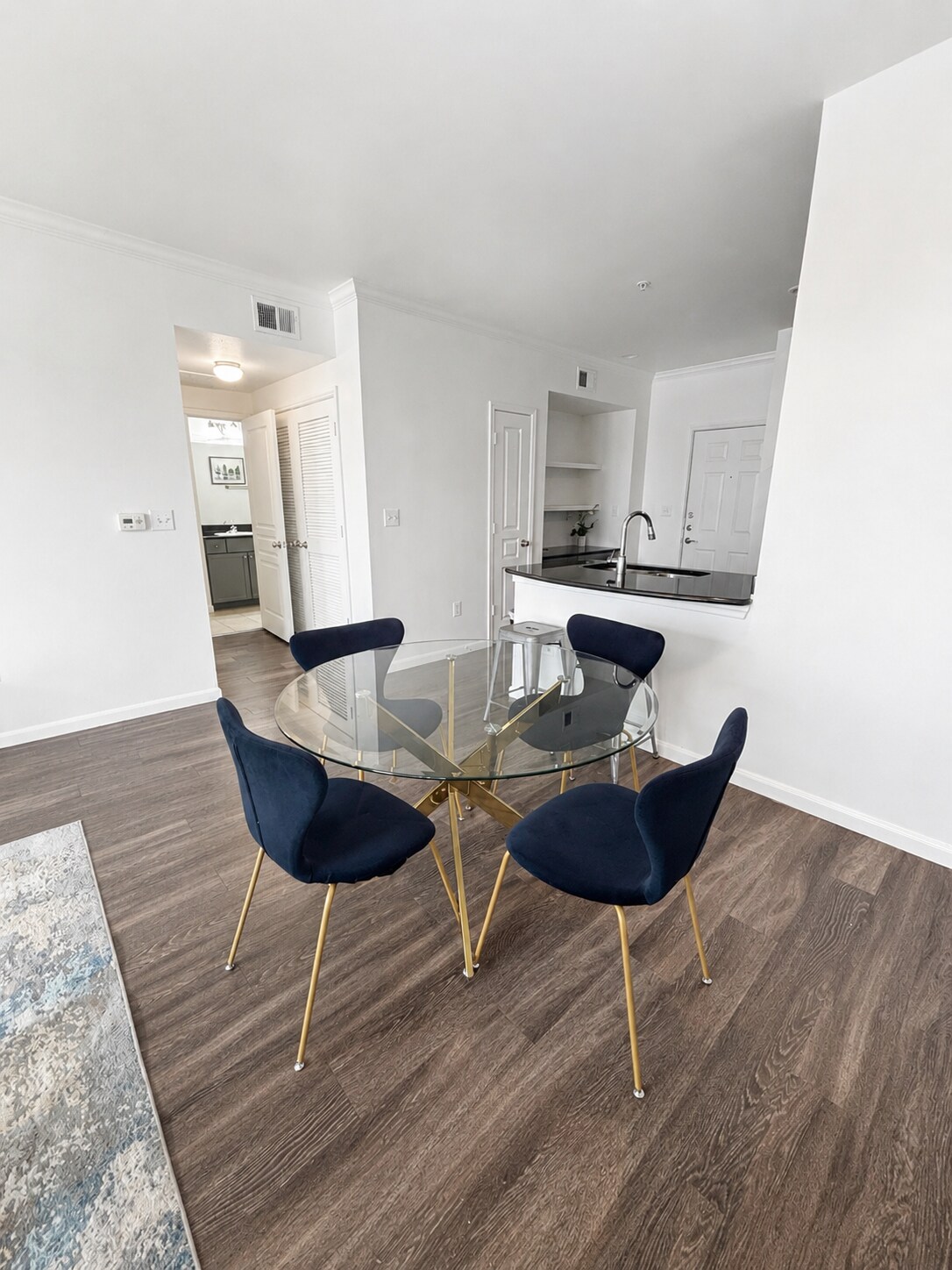 Downtown 1br/1ba unit free parking