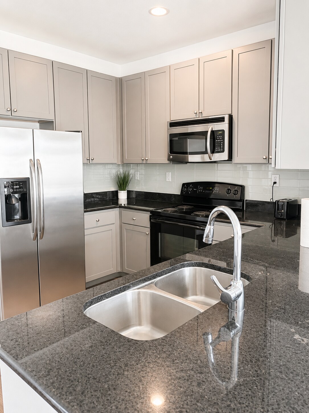 Downtown 1br/1ba unit free parking