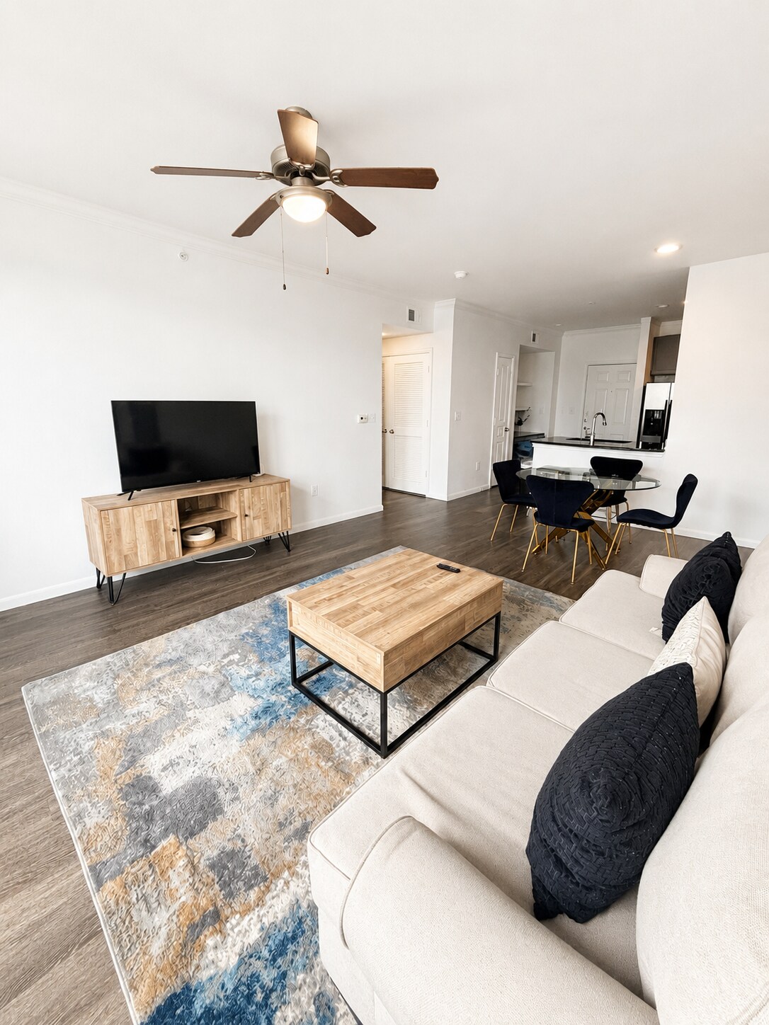 Downtown 1br/1ba unit free parking