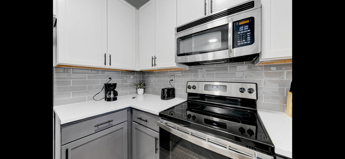 Downtown 1br/1ba unit free parking