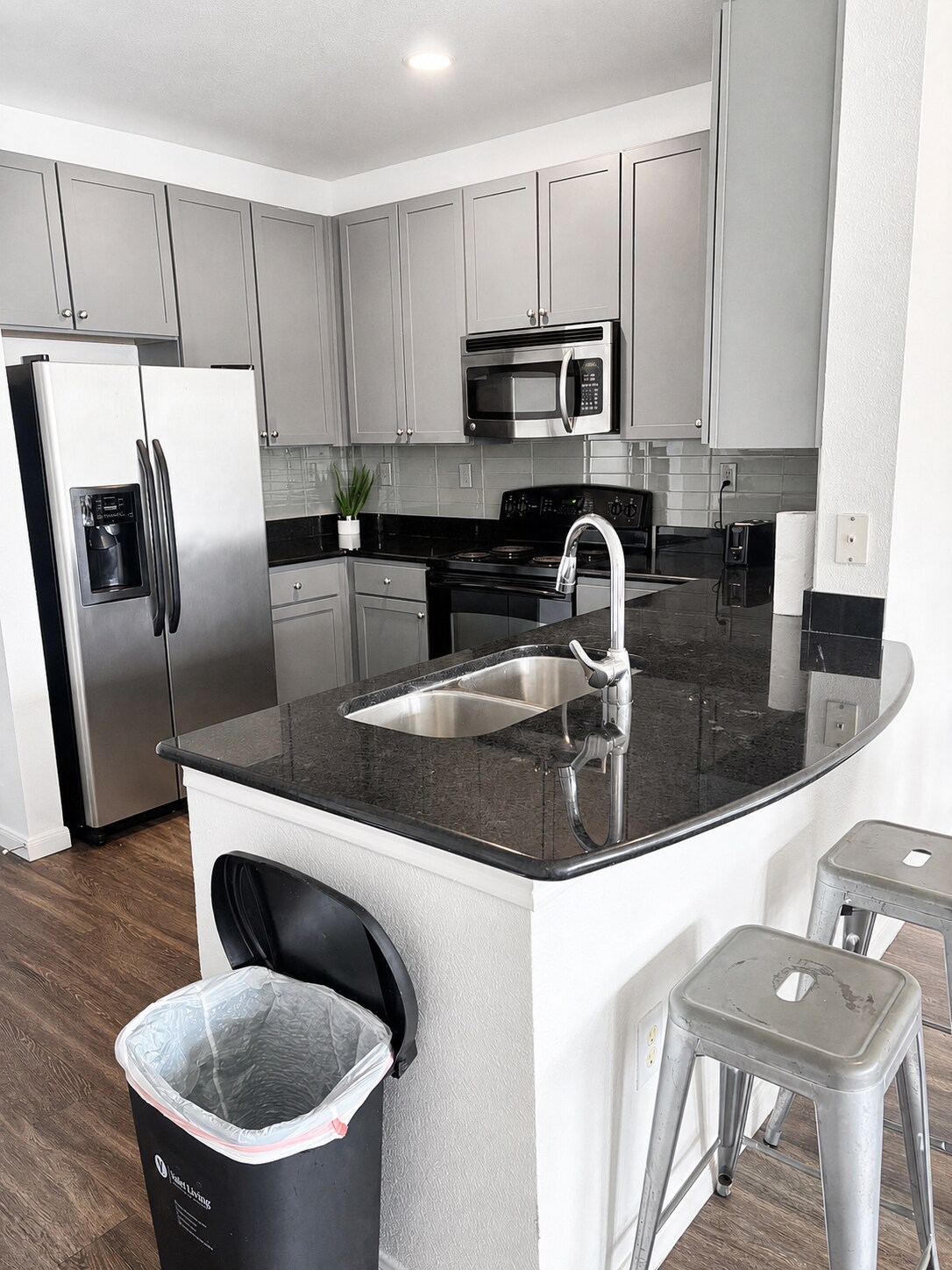Downtown 1br/1ba unit free parking