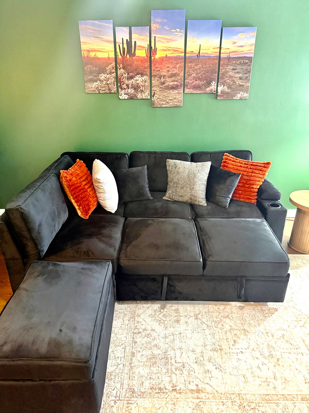 Cozy & Stylish Condo - 4 Mins from Downtown Austin