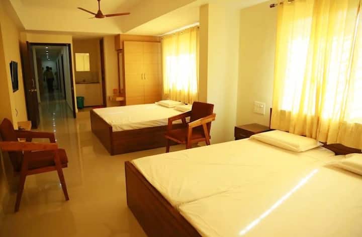 Kerala Tourist Home - A/c 4 Bed Room - 帕拉克卡德