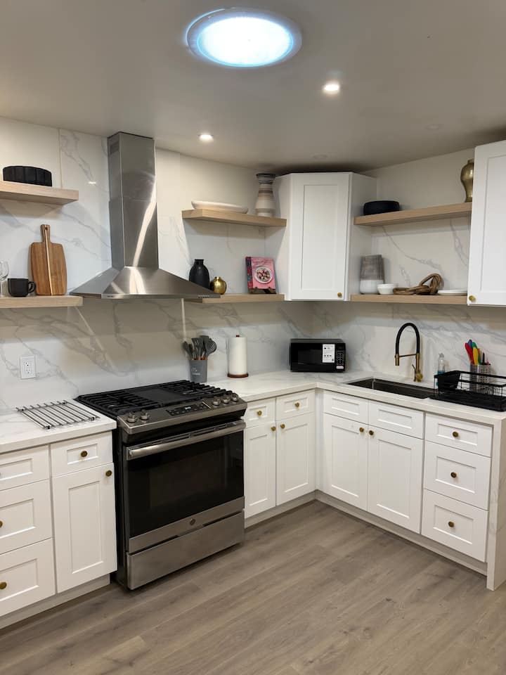 Modern Chula Vista 1 Bedroom 1 Bath. With Ac. - Chula Vista, CA