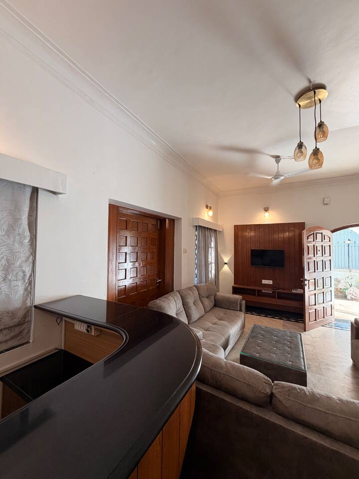 Living room image 7