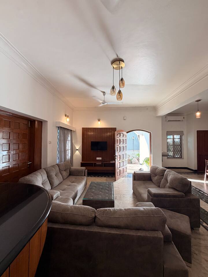 Living room image 6