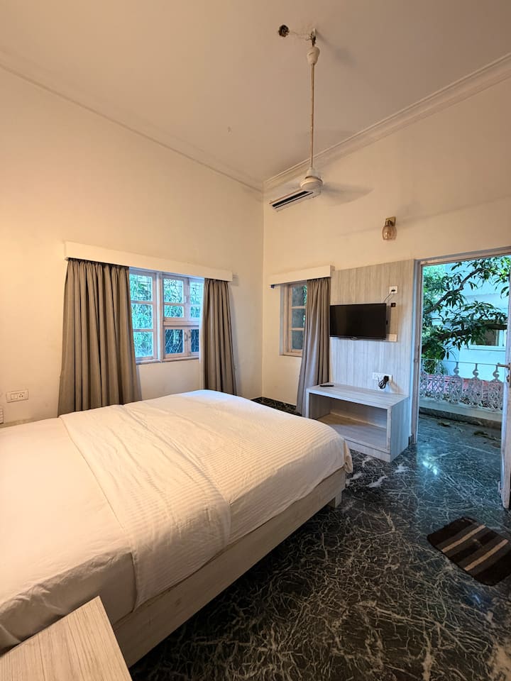 Bedroom 1 image 1