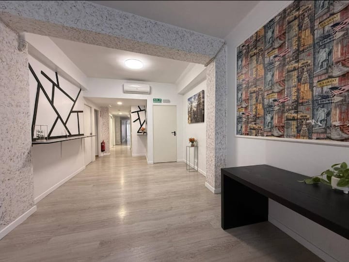 Hostel In Tetuan Near S. Bernabeu - Madrid