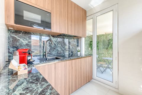 Successful Airbnb property: Elé/Studio 3, air-conditioned, Ivry, direct access to A6 Orly in Ivry Sur Seine