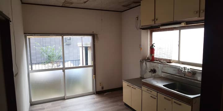 【小山駅～徒歩15分：静かな住宅地で休む】1棟貸切：定員9名（小山東口館） - 오야마시