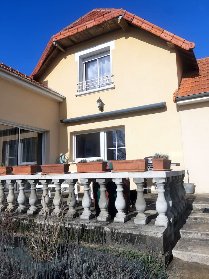 Chambre N°2
Vue Sur Verger - Le Mans