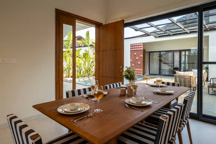 Dining area image 1