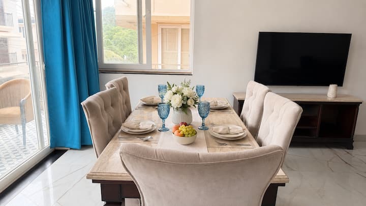 Dining area image 2