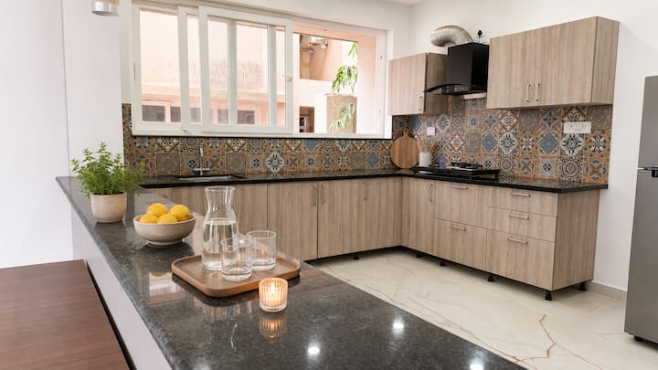Full kitchen image 1