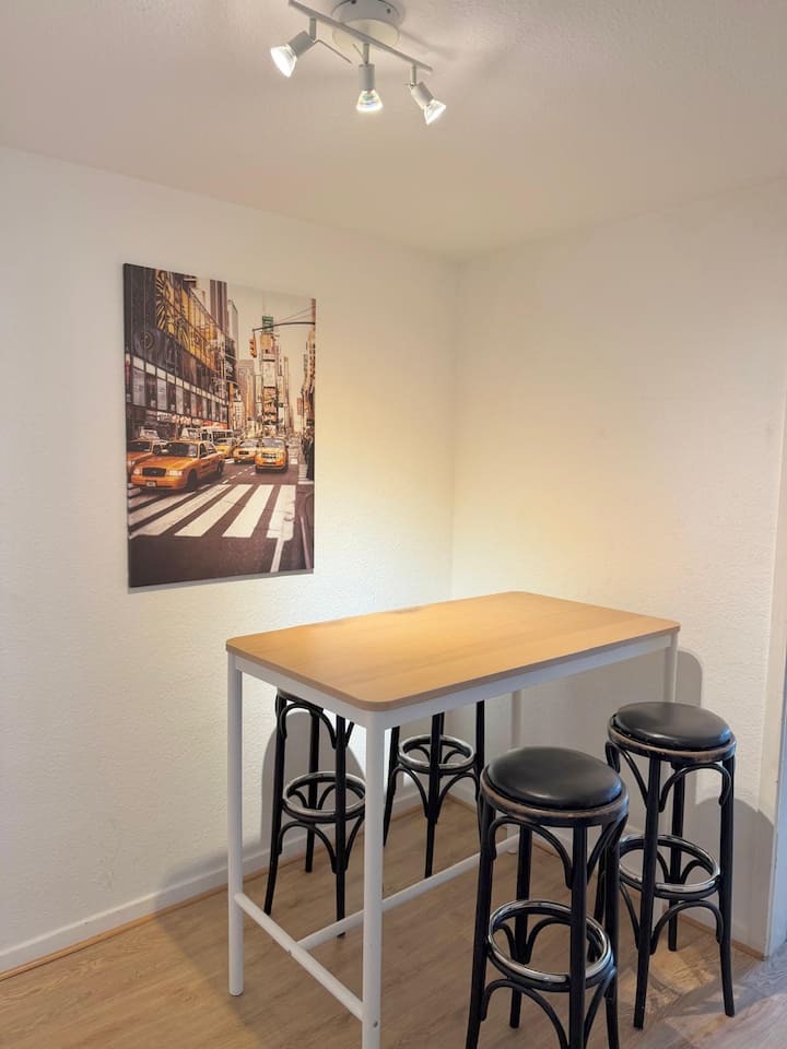 Charming 3br Flat In Düsseldorf Altstadt - Düsseldorf