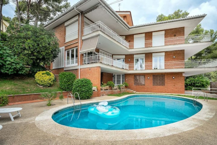 ¡Amplia Villa Para 22 Personas! - Castelldefels