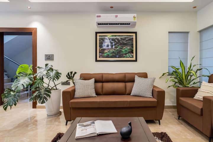 Living room image 5