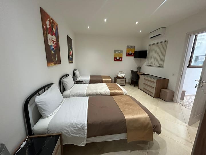 Triple Room In Gozo Typical Townhouse-pool&jacuzzi - Malta