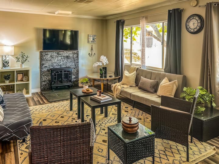 Cozy Lake House - Lake Isabella, CA