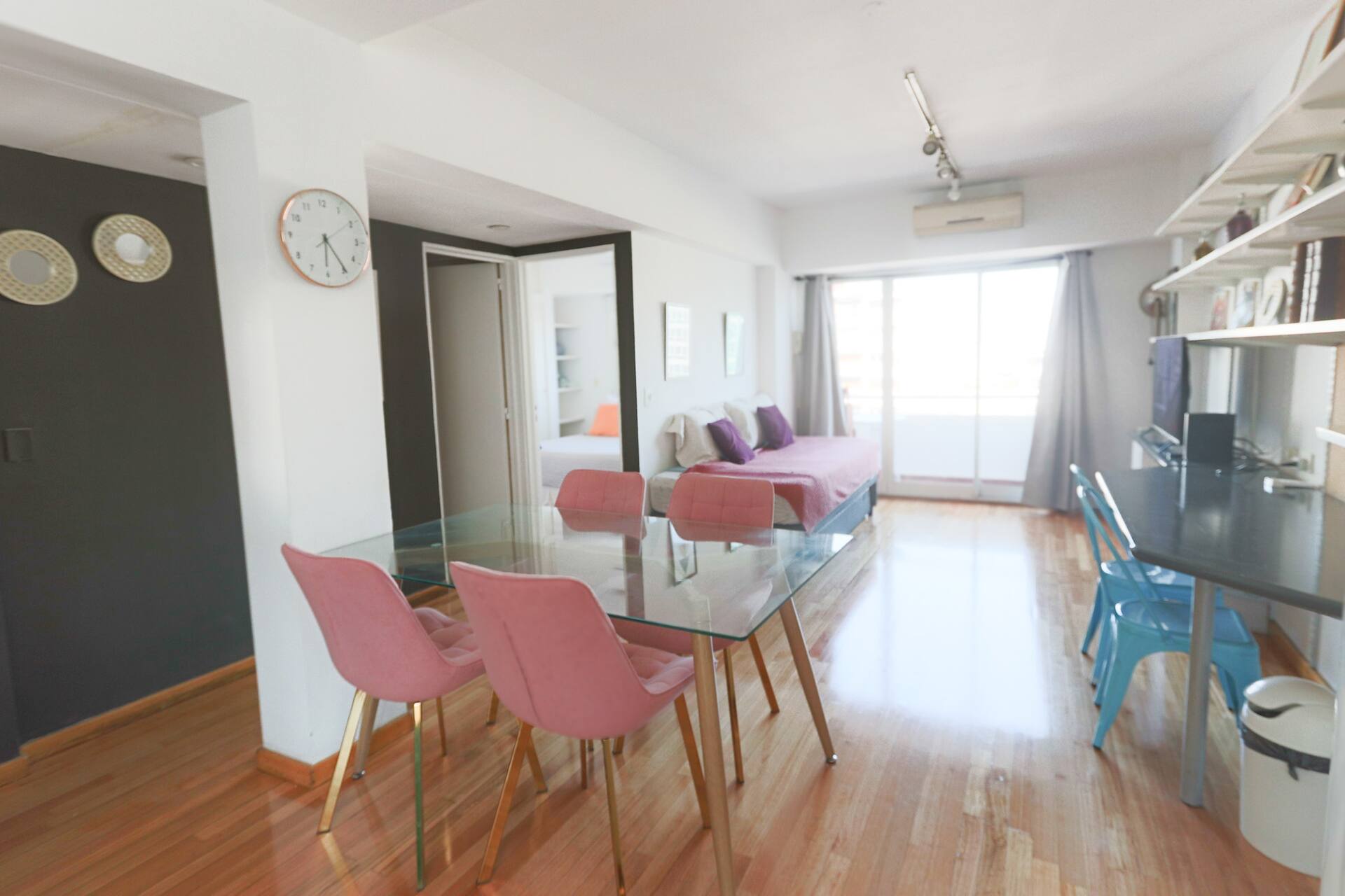 Retiro, balcony and equipped kitchen