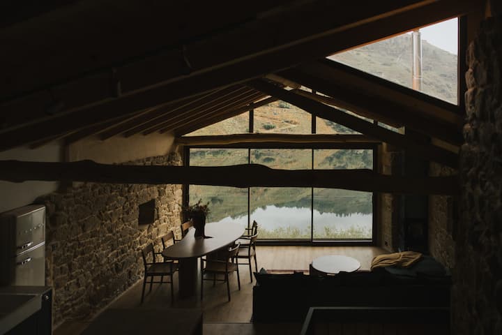 Duerme A Orillas Del Sil En Plena Ribeira Sacra - Parada de Sil
