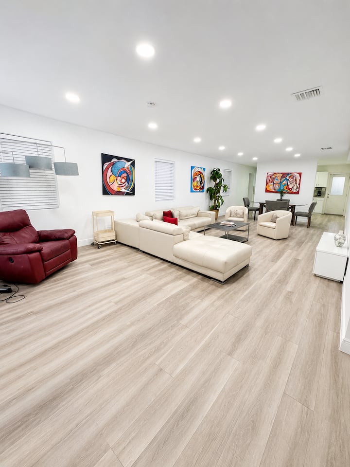 Lions Den Retreat | Beach  Casino  Stadium - Hollywood, FL