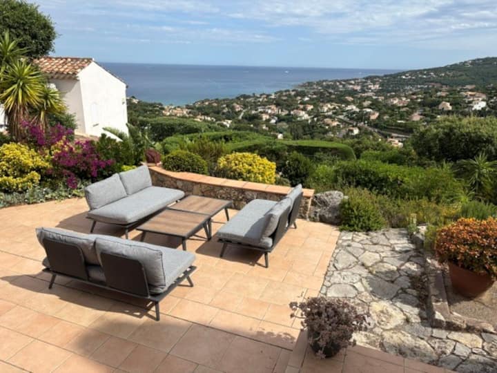 Maison Rustique Avec Vue Imprenable - Les Issambres