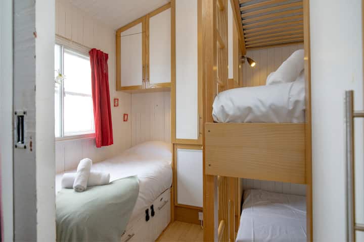 Dove Chalet me rezolucion të ulët 25 10 06 0029
