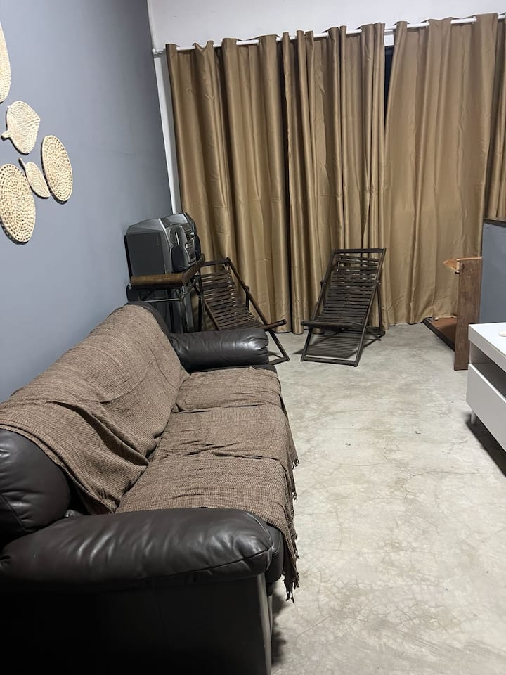Casa Com Churrasqueira Para 11 Em Contagem - Belo Horizonte