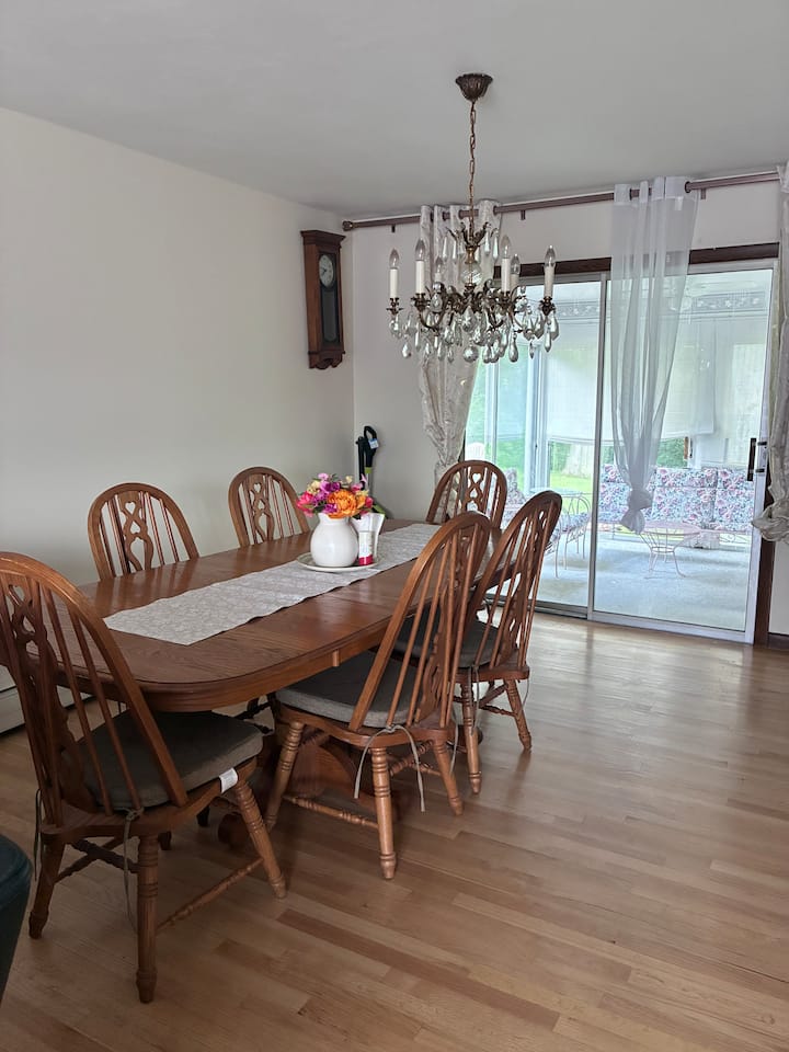 Thehearthkingroom - Waterbury, CT