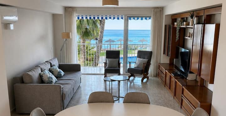 Pipinos Beachfront Apartment - Alicante