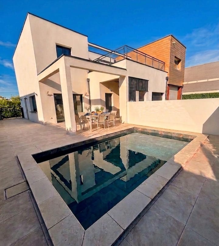 Villa Nouvelle Vague Piscine & Plage à 10 Min - Sérignan