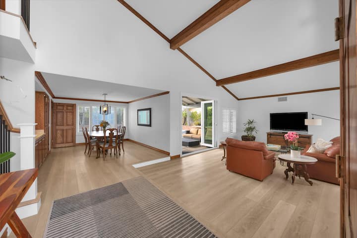 Huntington Harbor Retreat | Pool & Spa | Sleeps 10 - オレンジ 郡