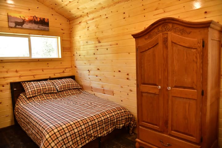 Charming Ranch Cabin | Horses, Goats & More - Millerton Lake, Friant