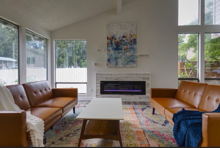 Bright 4br|2.5bath Home | Ac | Great Location - Kent, WA