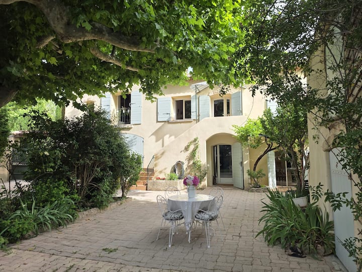 Charmant Appartement, Piscine Et Petit-déjeuner - Pernes-les-Fontaines