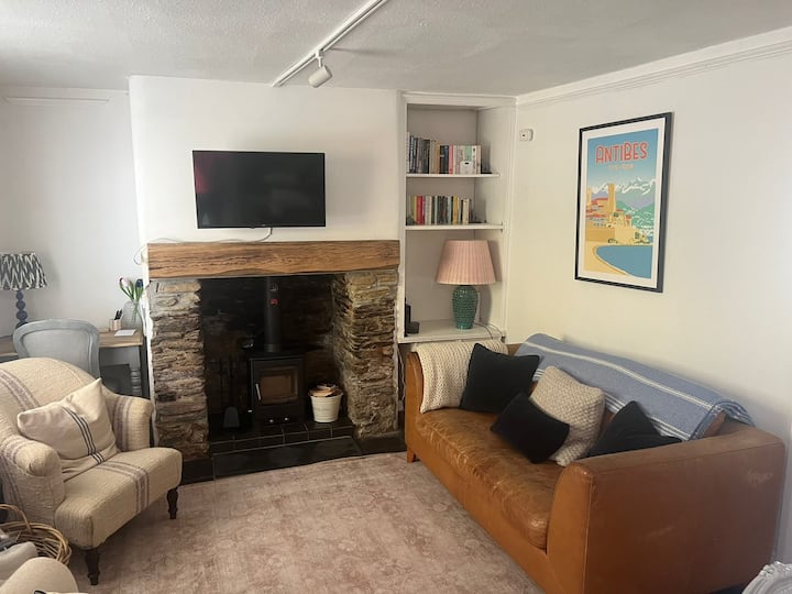 The Big Blue, A Stylish Coastal Cottage In Devon - Thurlestone