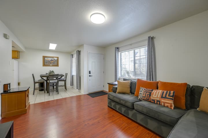 Shop, Dine, Hike, Explore Dtwn! Flagstaff Getaway - Flagstaff, AZ
