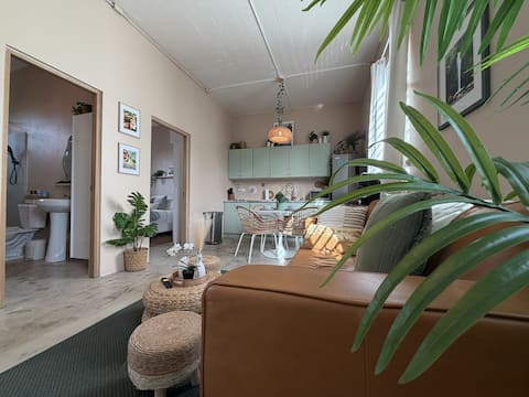 Top performing Airbnb: La Placita Oasis w/ Backup Generator & Cistern in San Juan