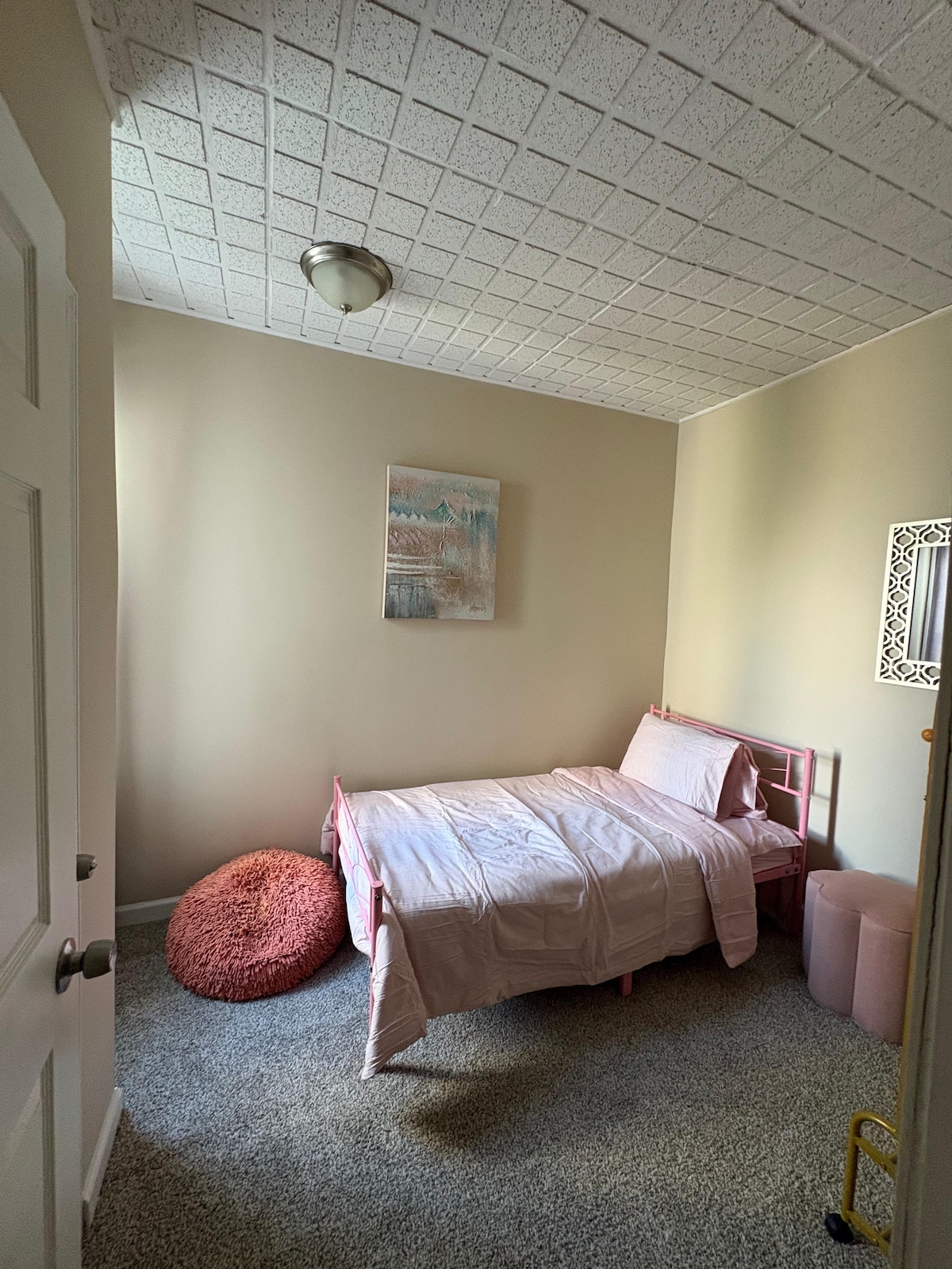 Cozy two story in North Philly