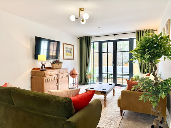 Luxury Stay/hot Tub/parking/sleeps 9/wi-fi (3) - Chepstow